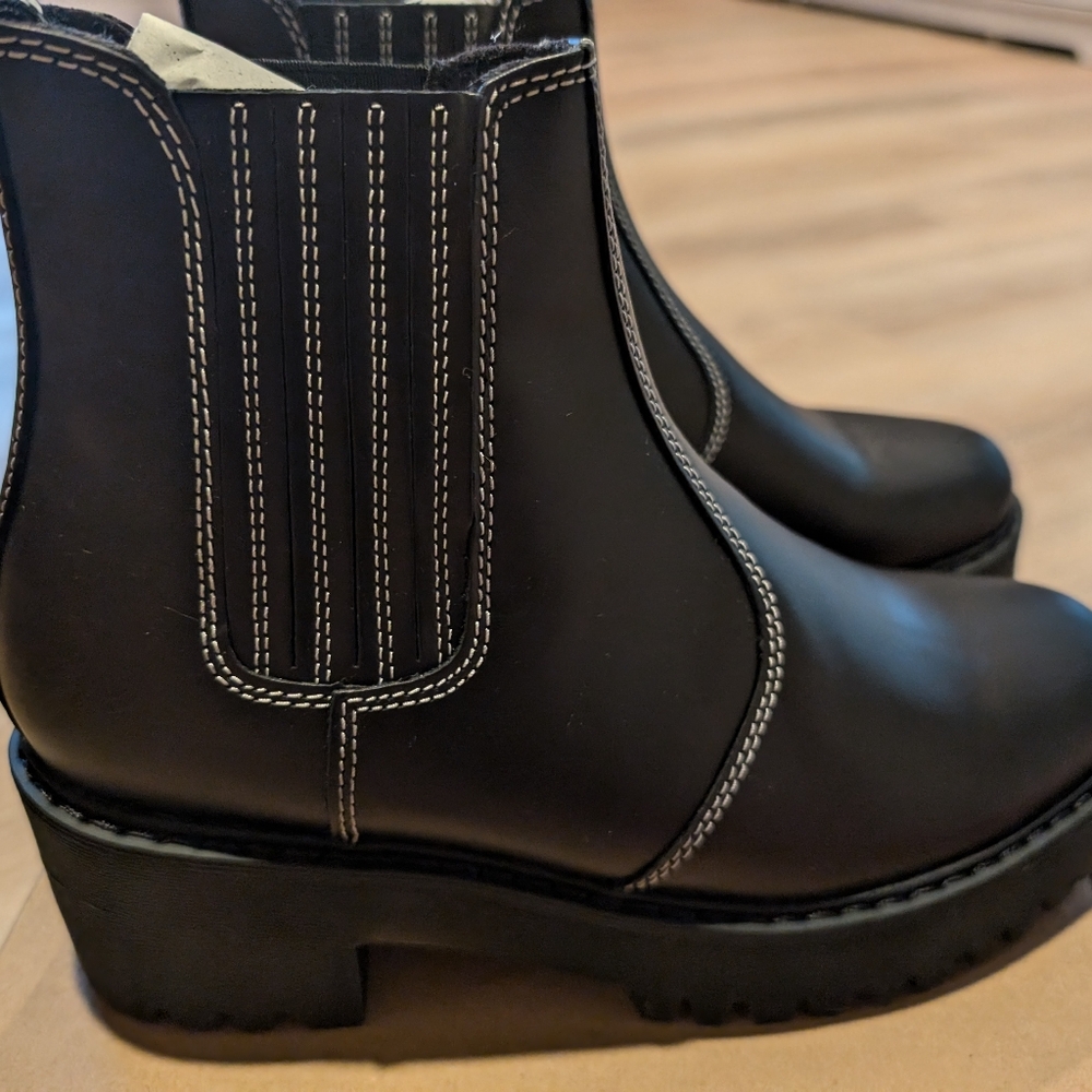Dr. Martens Black Ankle Boots - Picture 4 of 7